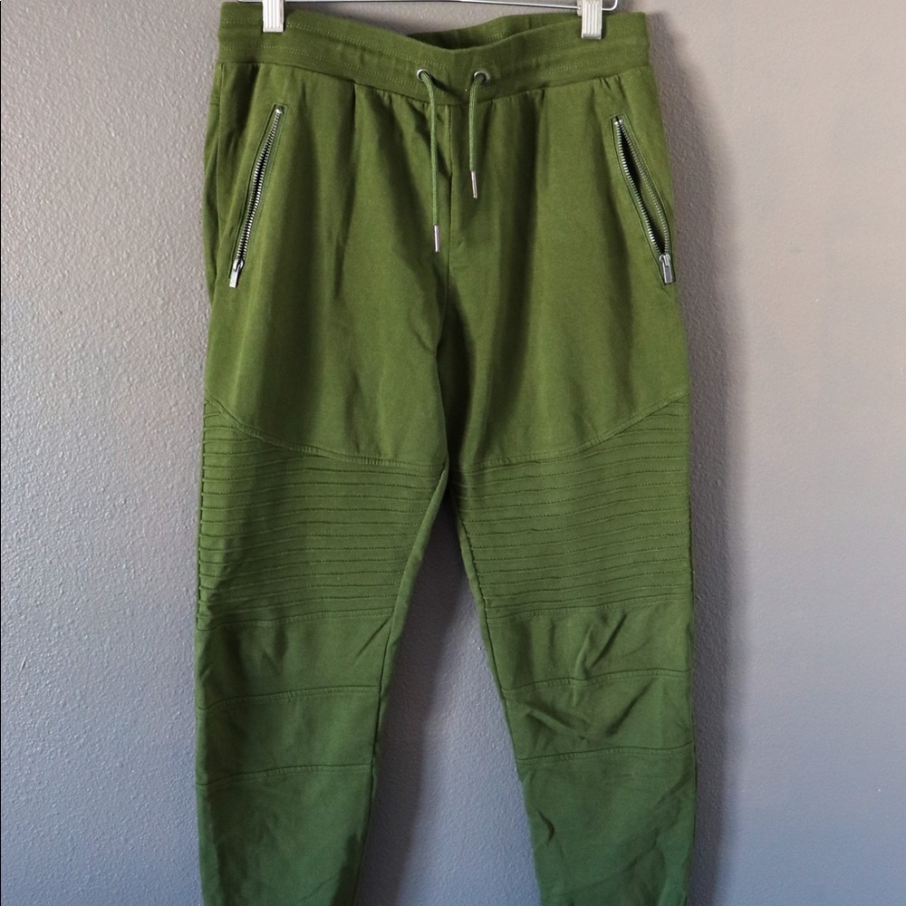 Army green slim fit and relaxed joggers